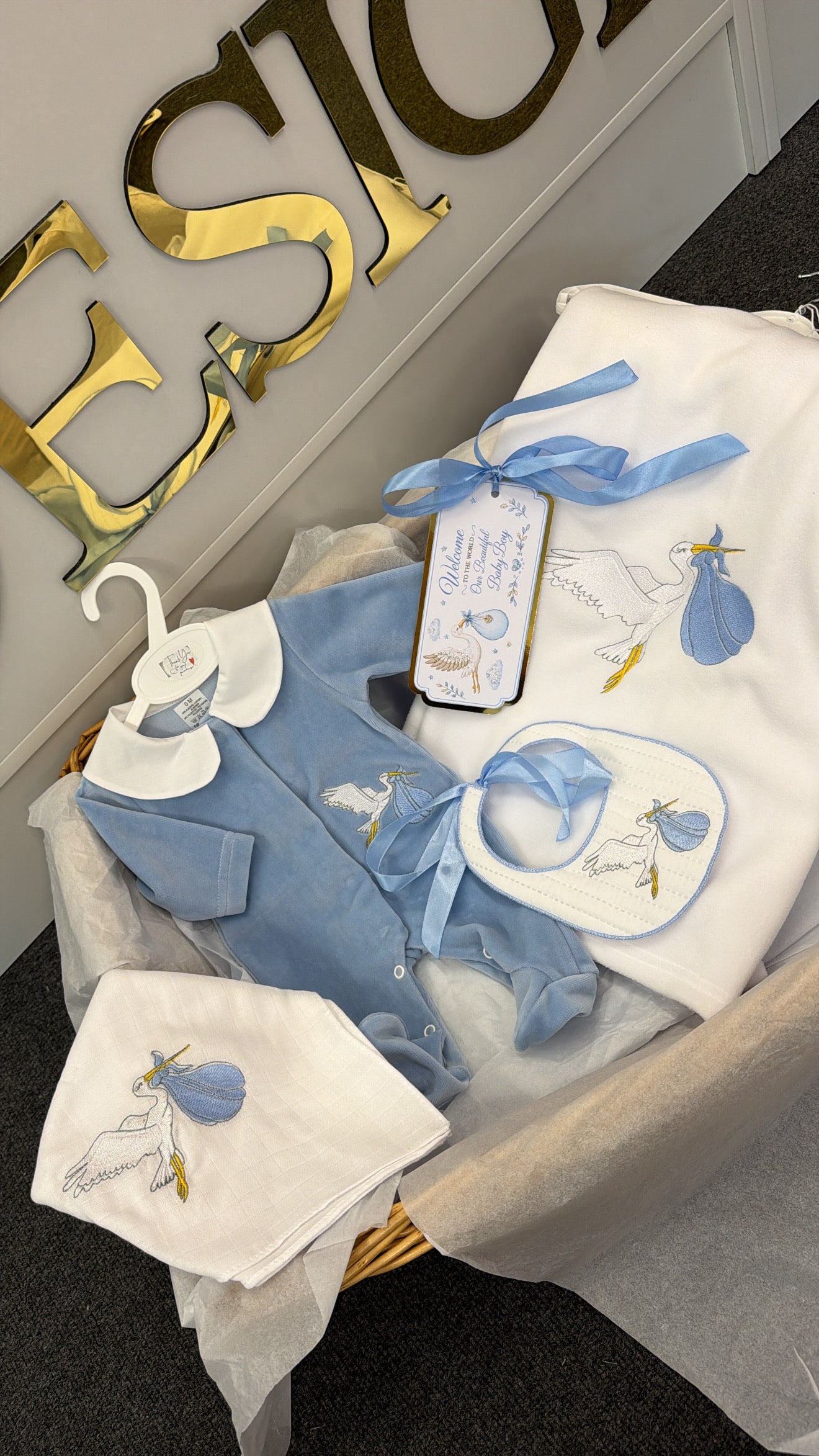 Full arrival blue stork set (bib,blanket,arrival tag,babygrow&muslin
