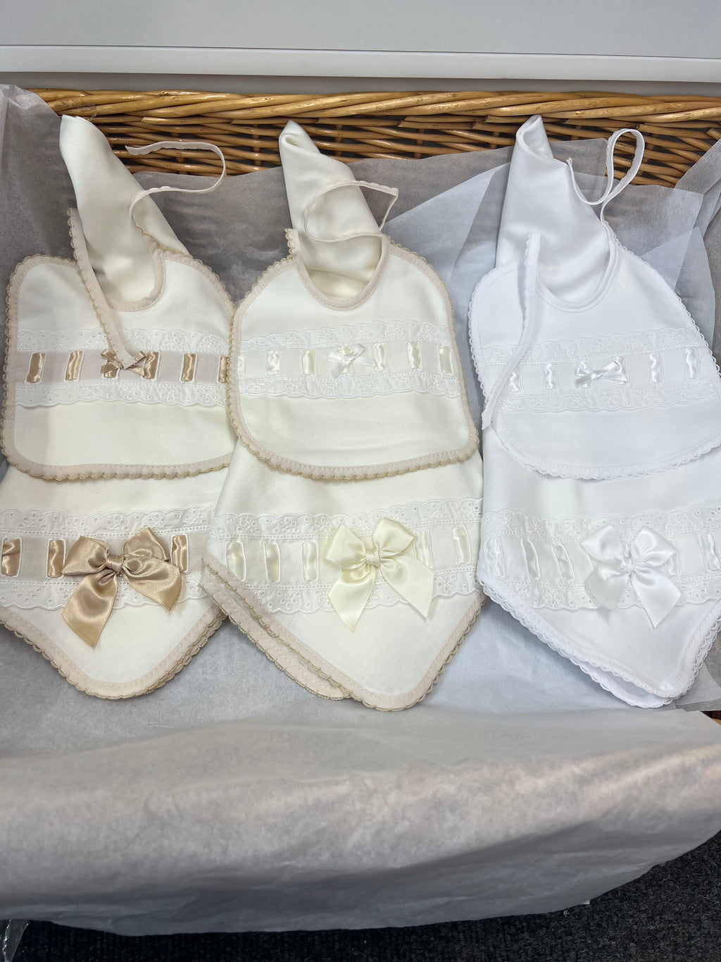 Bib & large muslin set  ( 1 x bib & 1 x muslin per set )