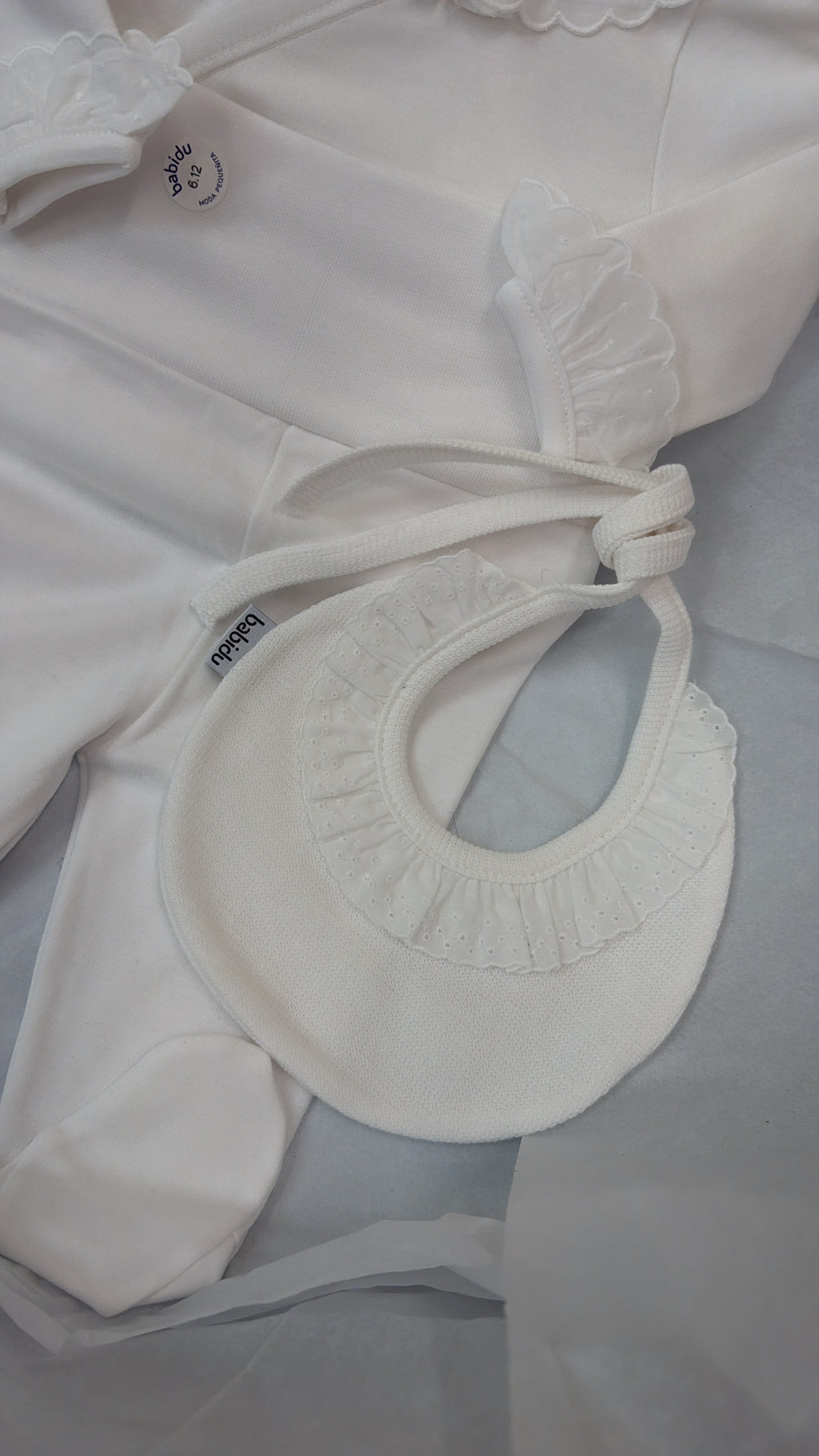 White Babidu set&bib