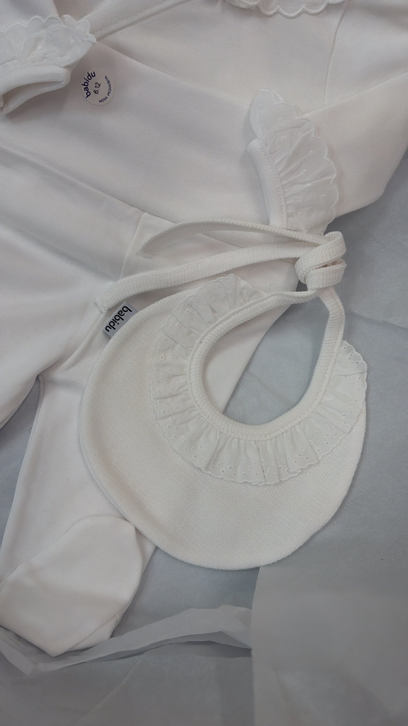 White Babidu set&bib