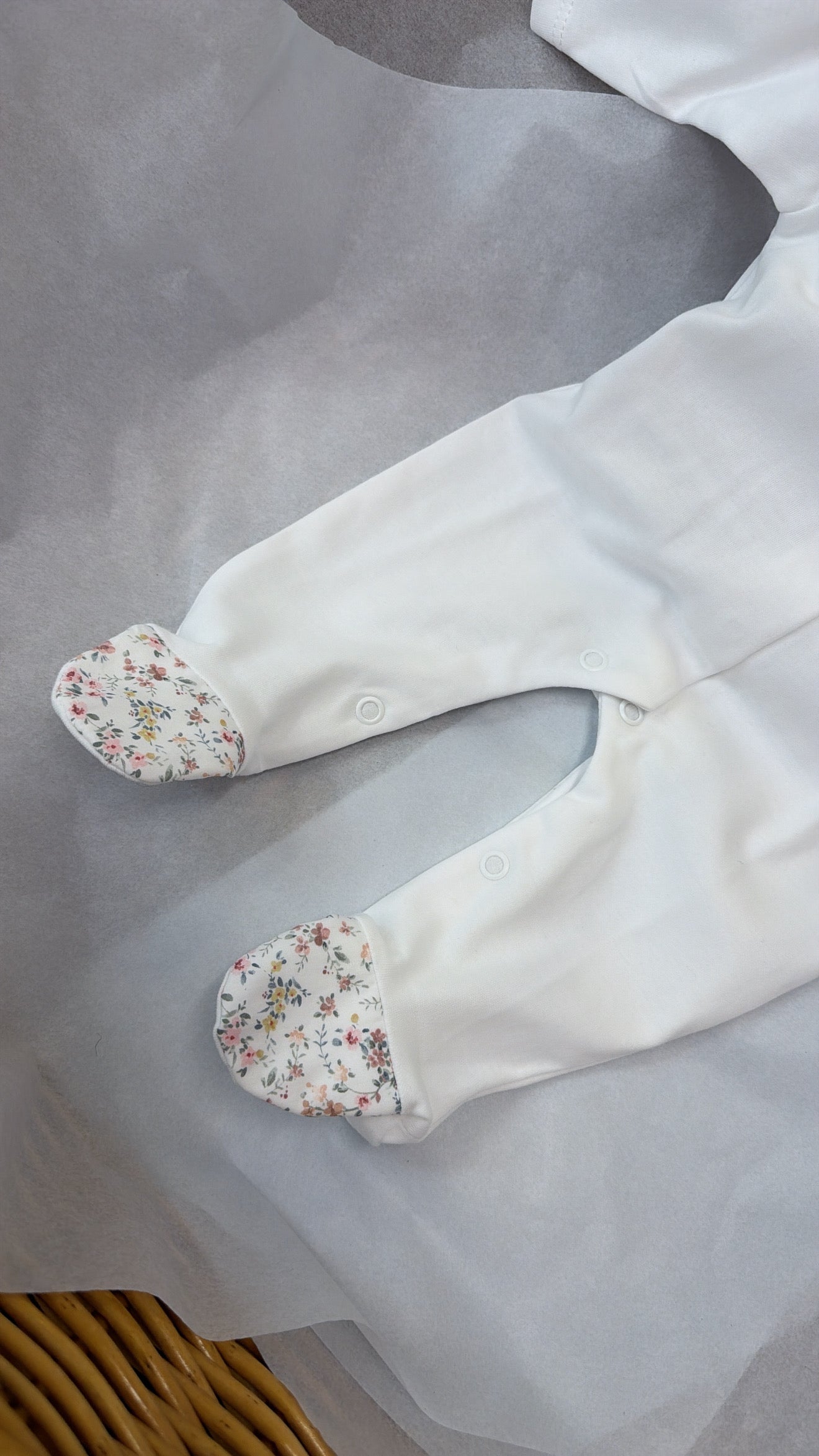 Floral collar&foot babygrow
