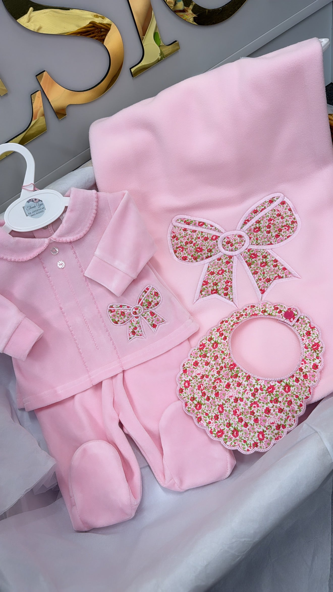 Pink ditsy rose floral bow outfit&bib (blanket sold separately)