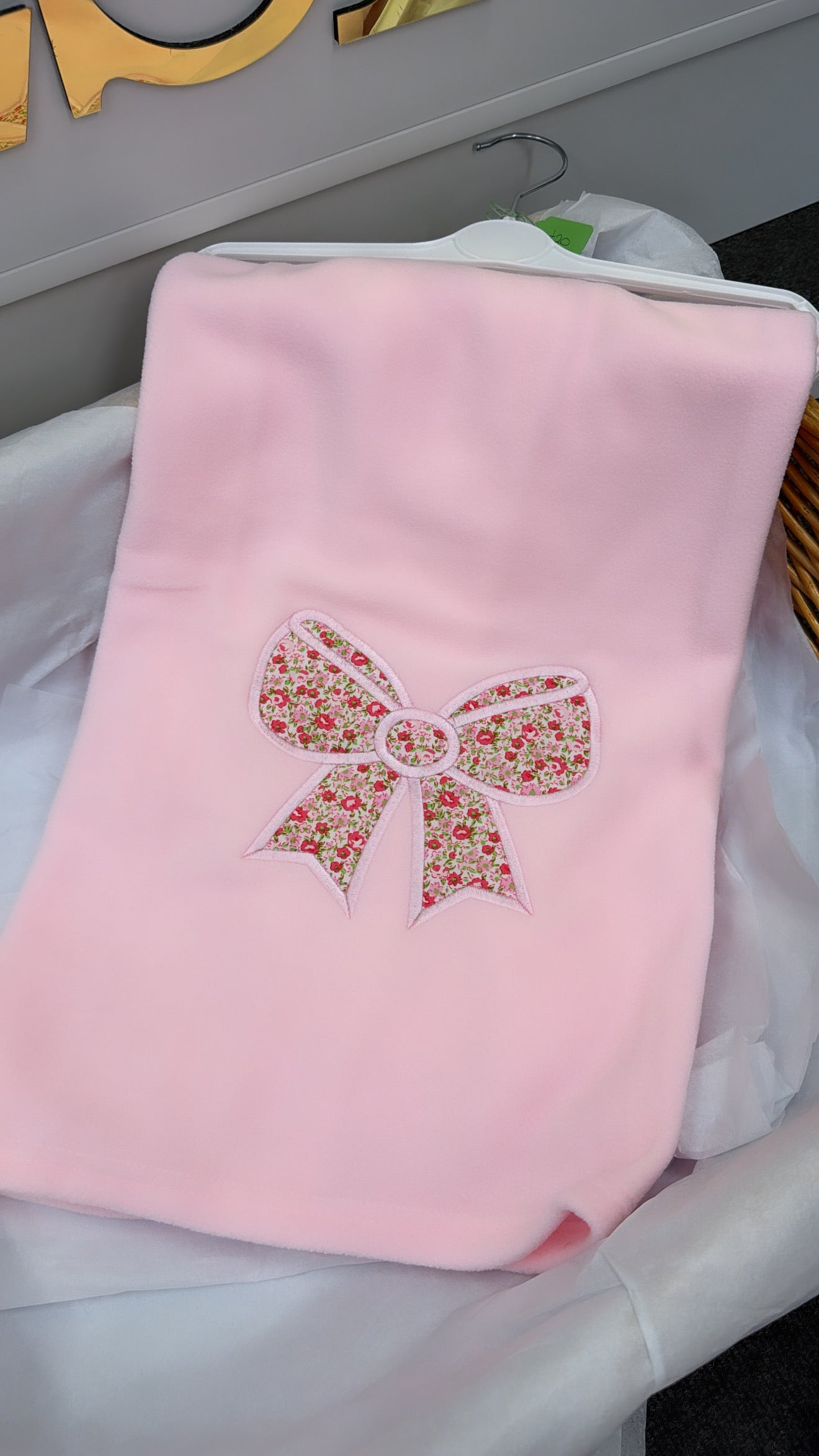 Pink ditsy rose blanket