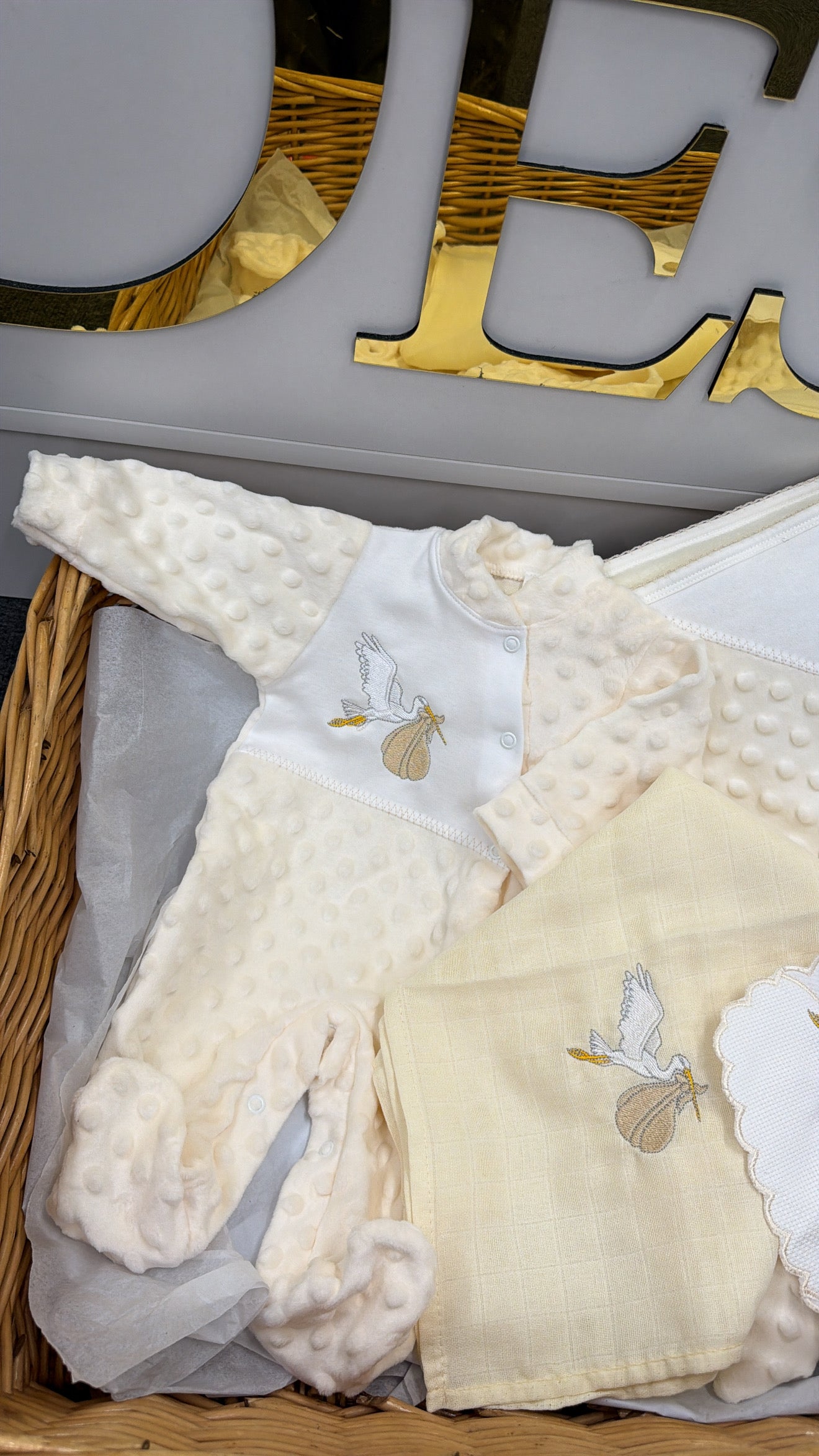 Full stork set: babygrow, muslin, bib and blanket ( babygrow size 1 m)