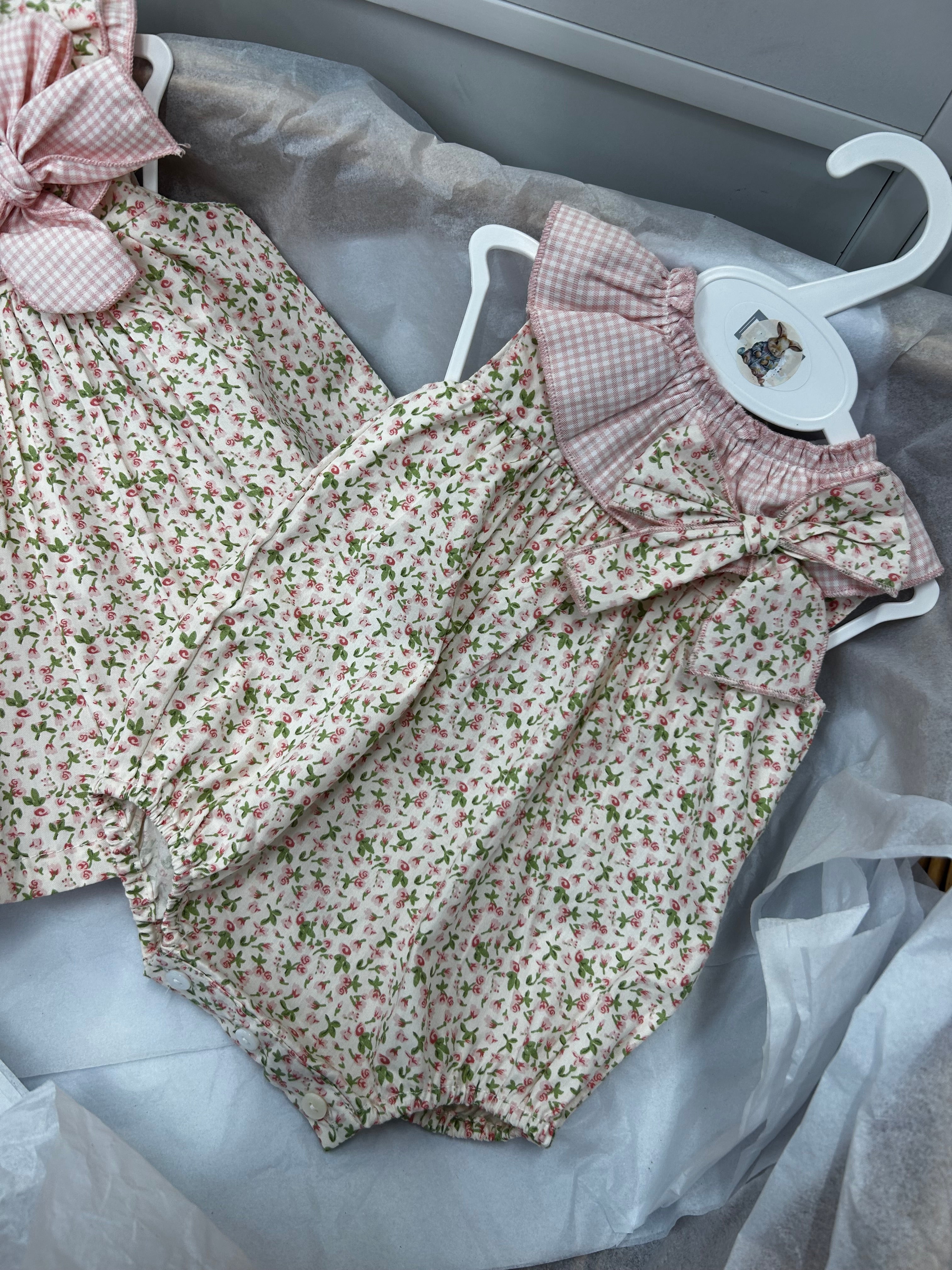 Floral romper with check collar