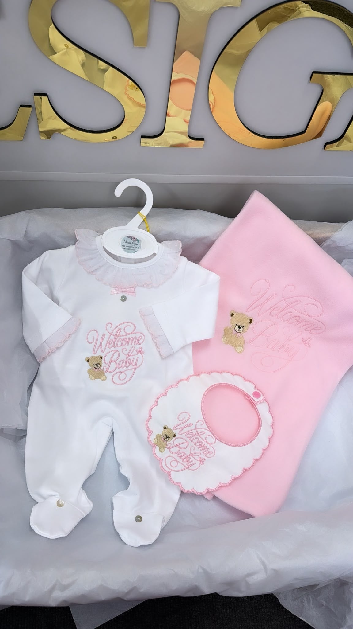 White & Pink welcome baby full set: babygrow, bib and blanket