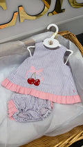 Swing pant cherry outfit