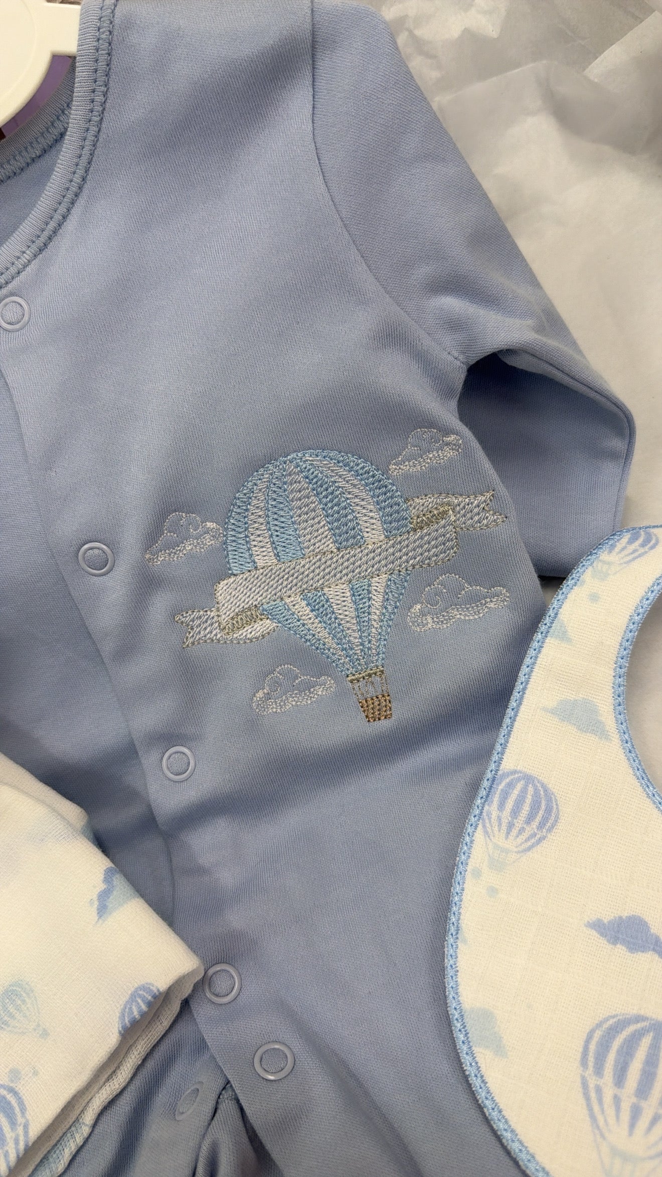Hot air balloon babygrow bib&muslin