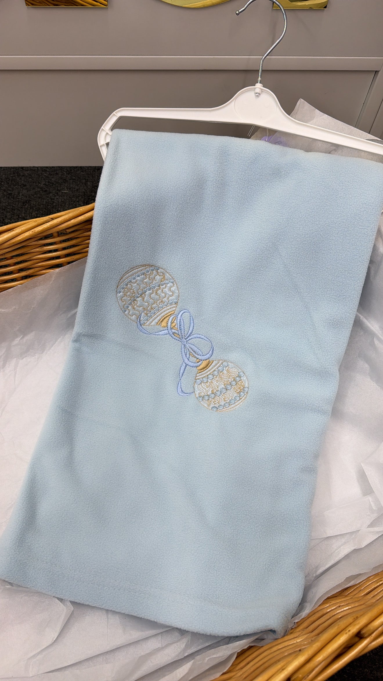 Rattle blue blanket